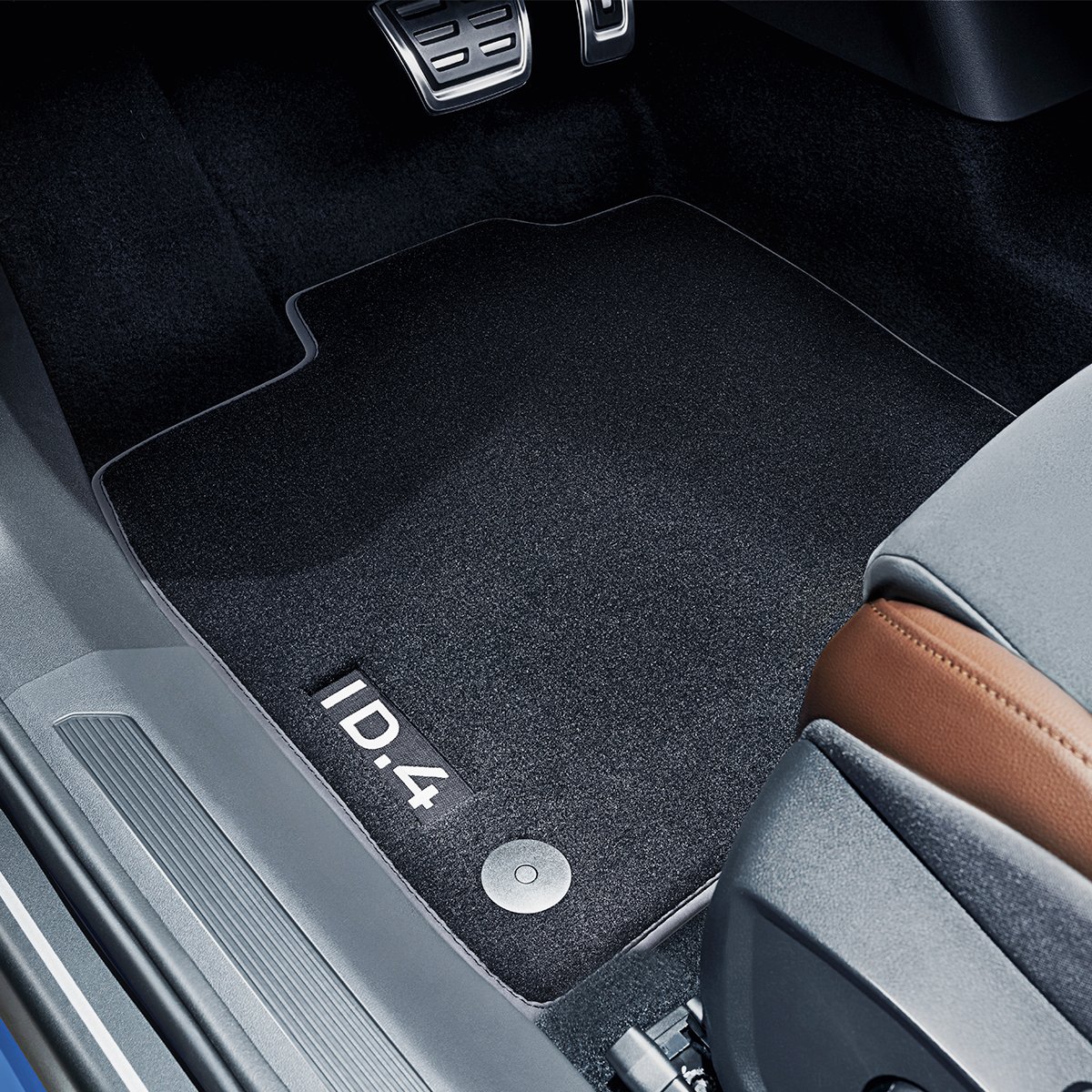 ID.4 – Premium Carpet Mat Set with lettering